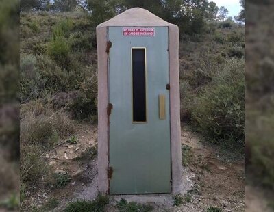 Se encuentra una misteriosa puerta en mitad de un campo de Murcia y las redes estallan en especulaciones