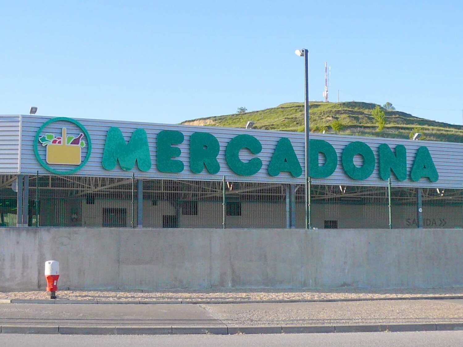 Mercadona retira de la venta estas populares mascarillas, snacks, dulces, galletas, postres y bebidas de sus supermercados