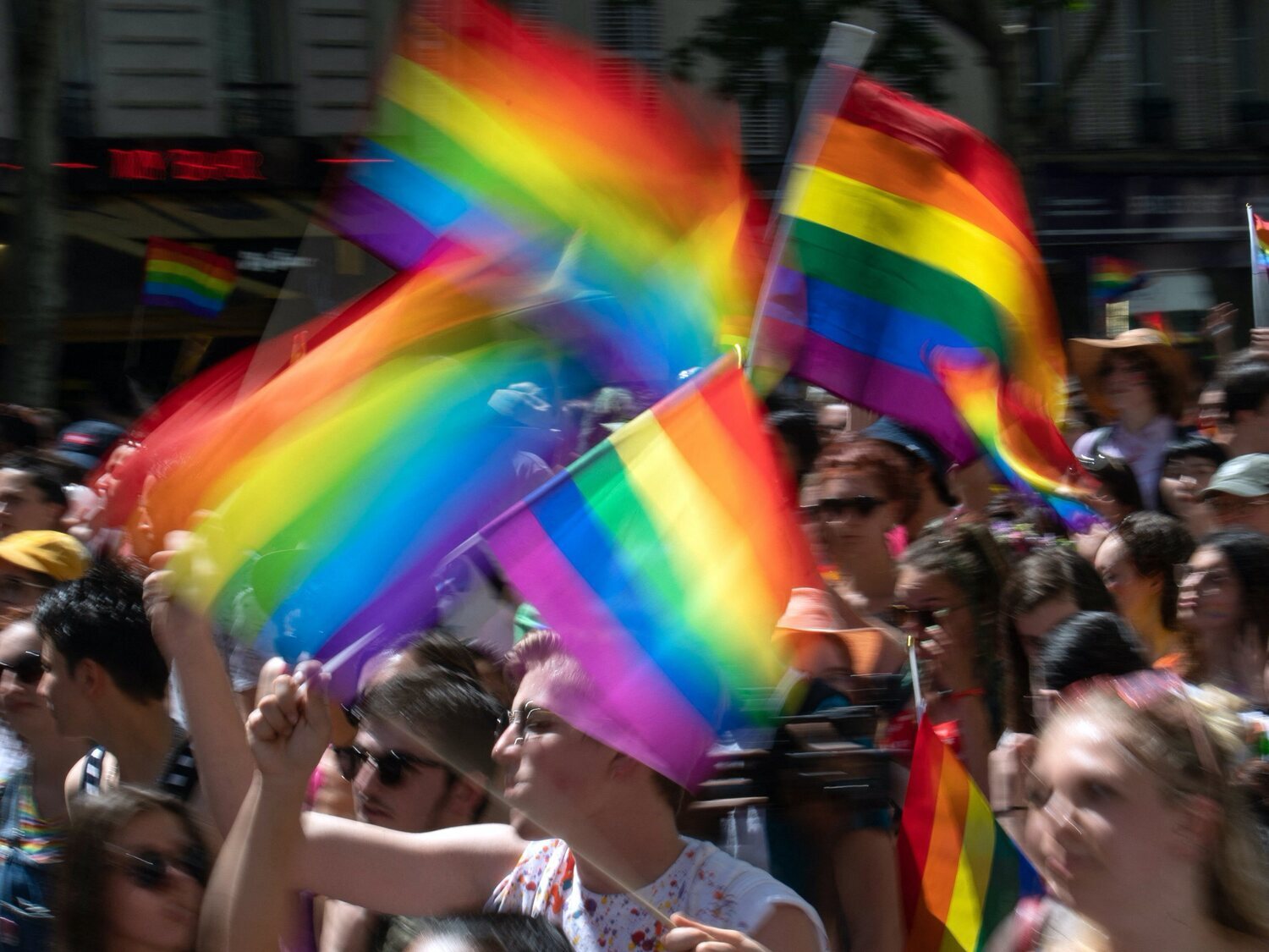 Francia castigará con penas de cárcel las "terapias" de conversión a personas LGTBI