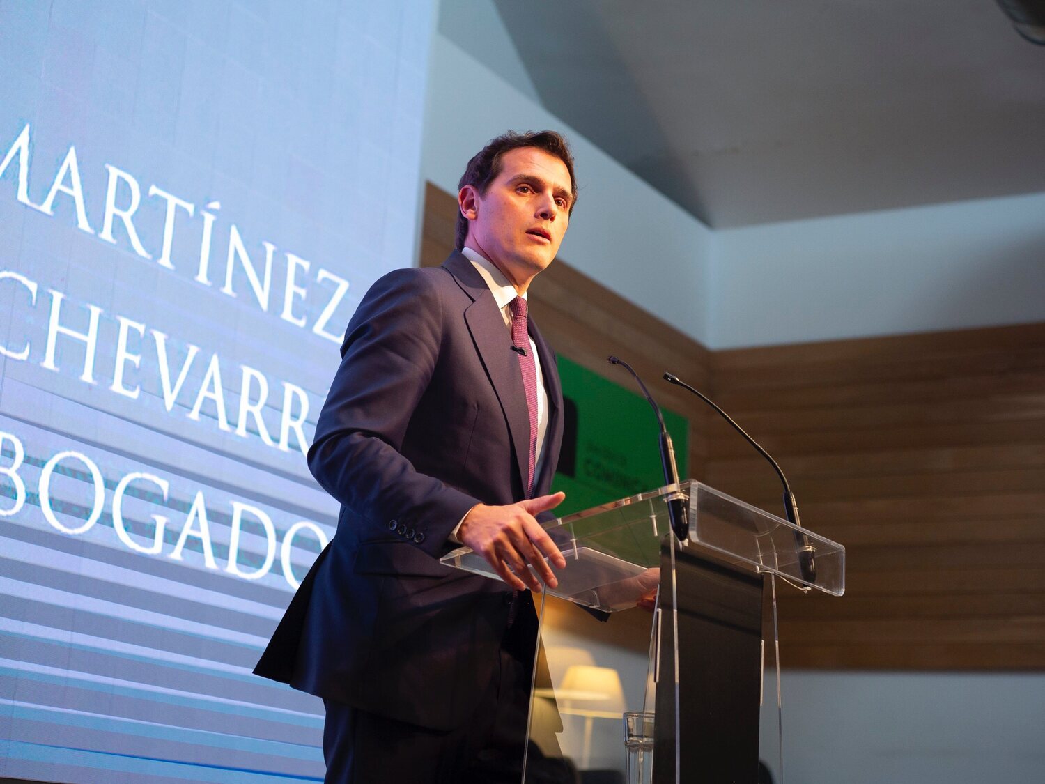 Albert Rivera sale del bufete Martínez-Echevarría por su "nulo rendimiento"