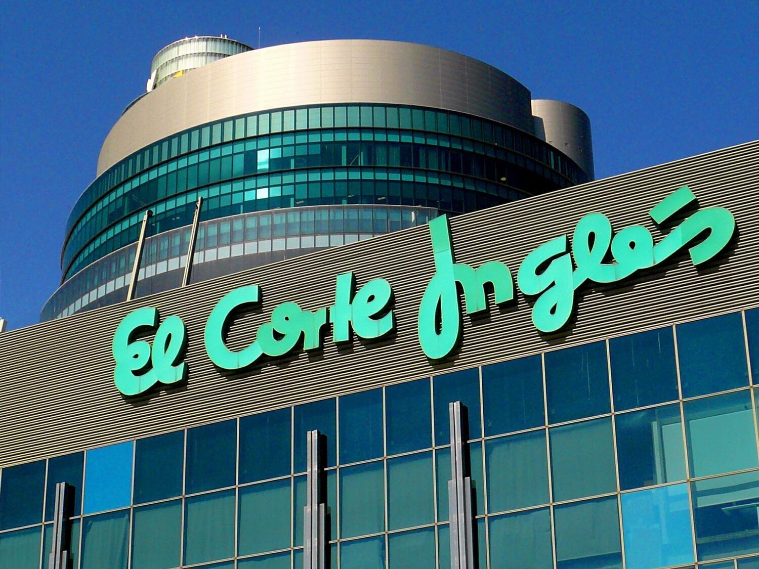 El Corte Inglés propone un ERE que afectará a 620 empleados