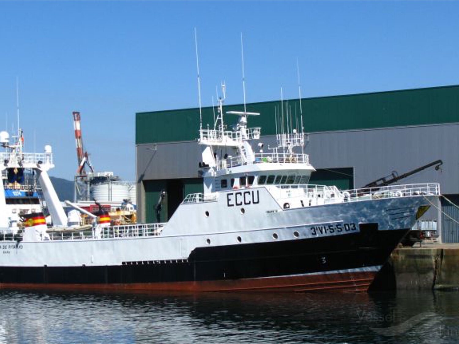 Siete muertos y 14 desaparecidos tras el hundimiento de un barco gallego en Terranova