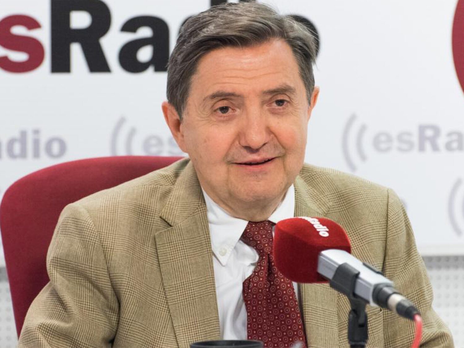 Losantos estalla tras la investigación a Ayuso: "El PP es una mafia repleta de basura que hay que limpiar"