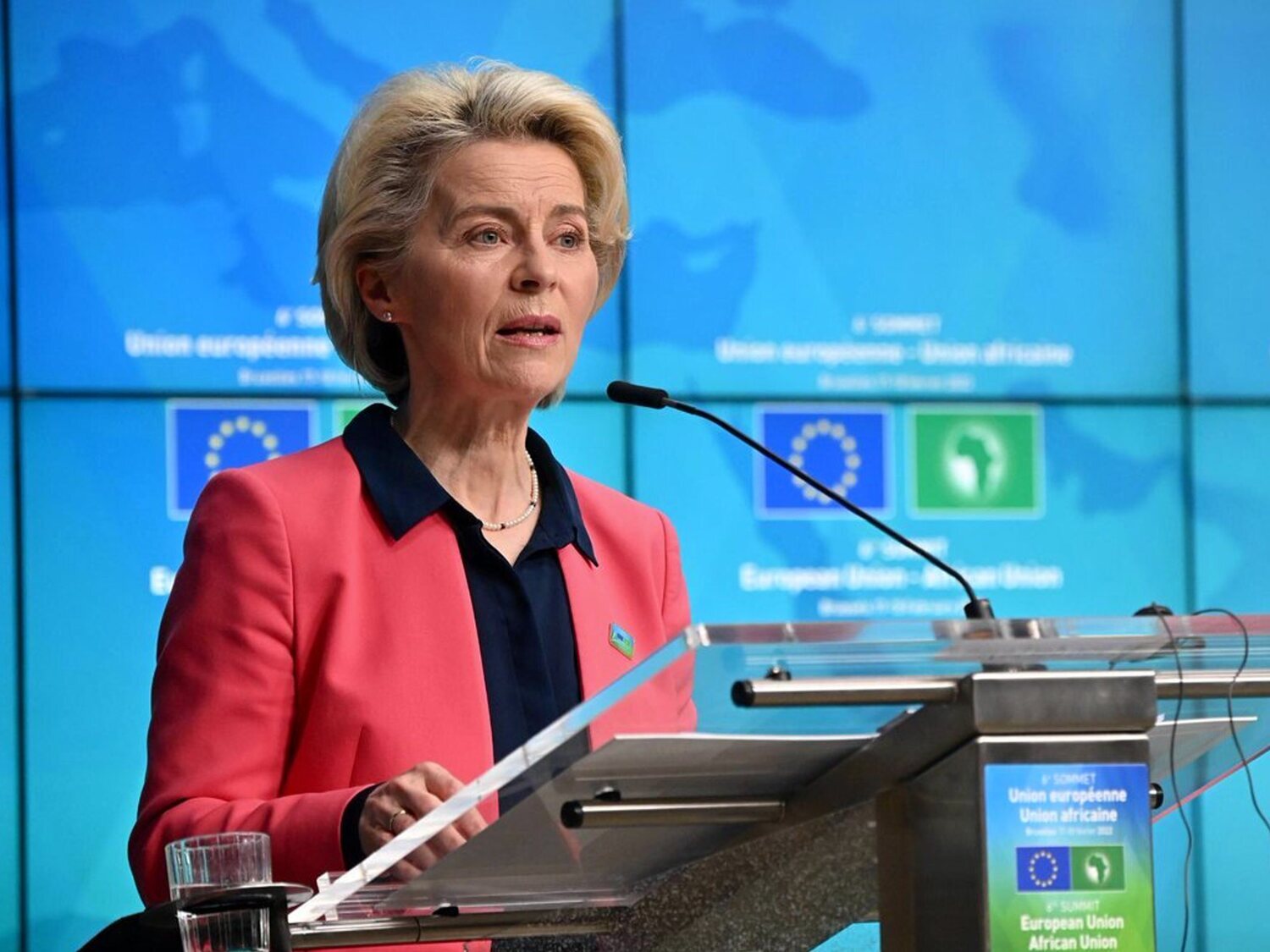 Ursula von der Leyen sufre otro episodio machista: el ministro de Exteriores de Uganda le niega el saludo