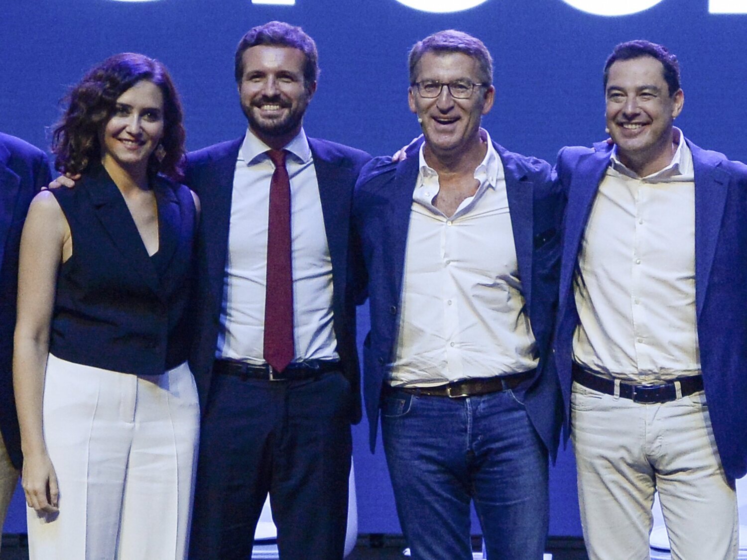 Feijóo, Ayuso y Moreno se unen para destituir a Casado y programar un congreso del PP en marzo