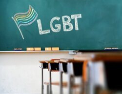 Diez alumnos de un instituto de Valencia, expulsados por una agresión homófoba a un profesor