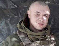 Un soldado ucraniano muere tras inmolarse en un puente para detener el avance de los tanques rusos