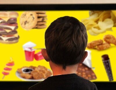 Consumo prohíbe a famosos e influencers hacer publicidad de alimentos y bebidas para menores