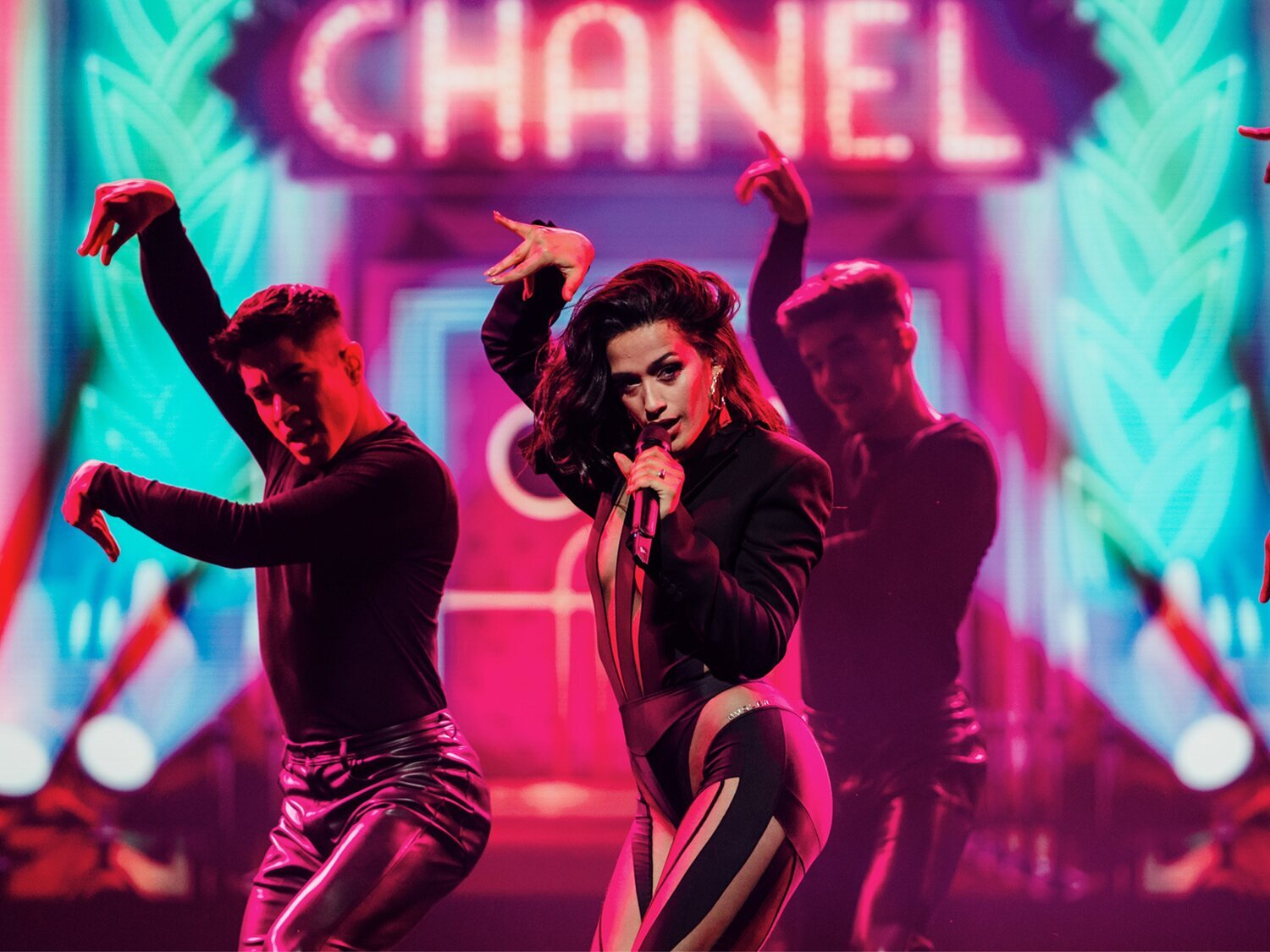 Chanel arrasa con su actuación de 'SloMo' en el Festival da Cançao de Portugal