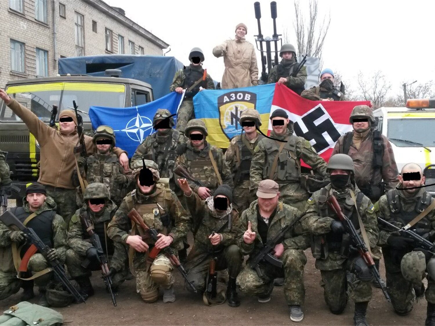 Batallón Azov: el grupo paramilitar neonazi integrado en las Fuerzas Armadas de Ucrania