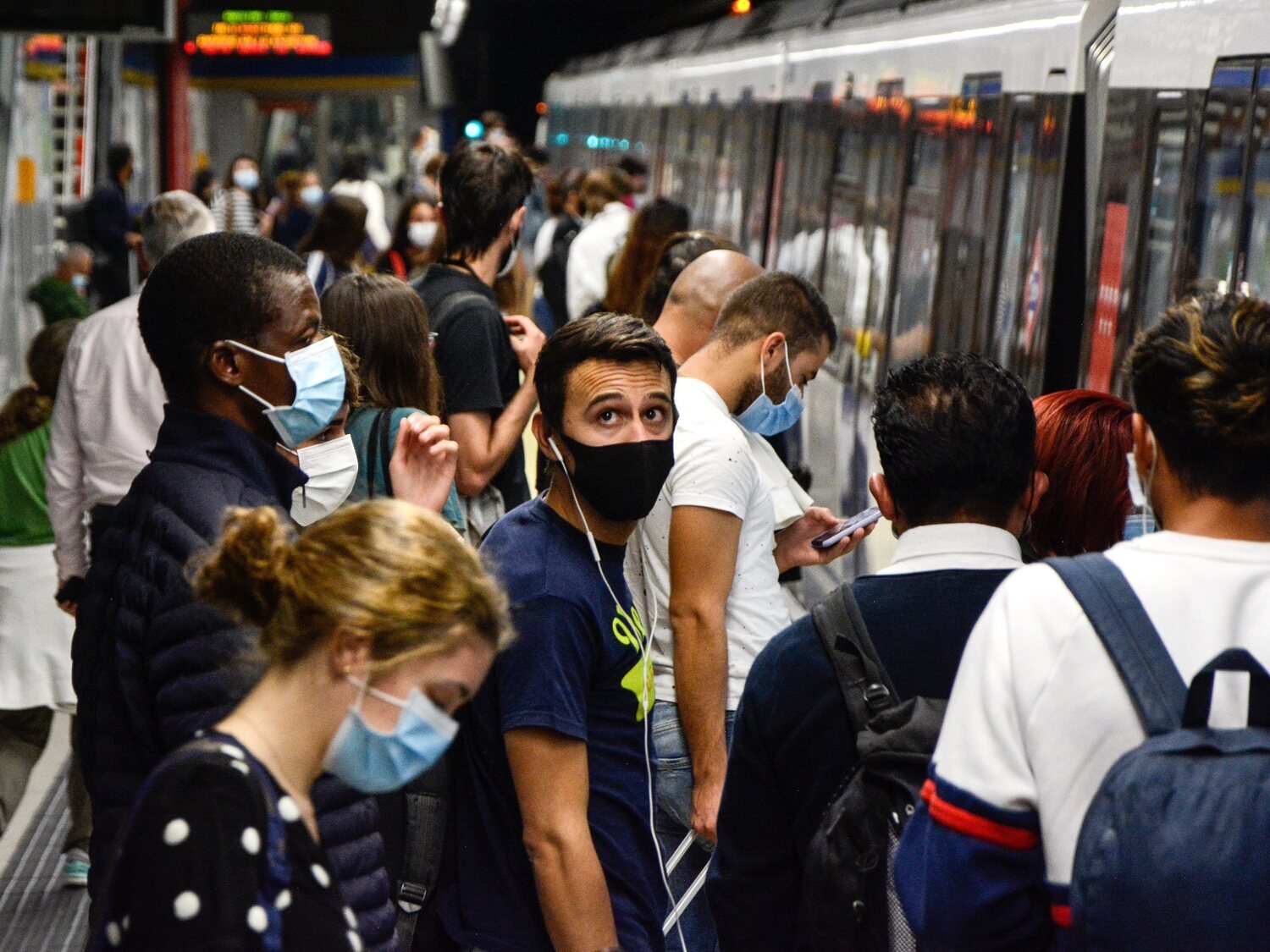 ¿Cuándo se retirará la mascarilla en interiores? Estas son las posiciones de las Comunidades Autónomas