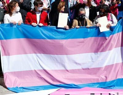 Violenta paliza tránsfoba en L'Hospitalet: cuatro hombres agreden a una mujer trans al grito de "maricón"