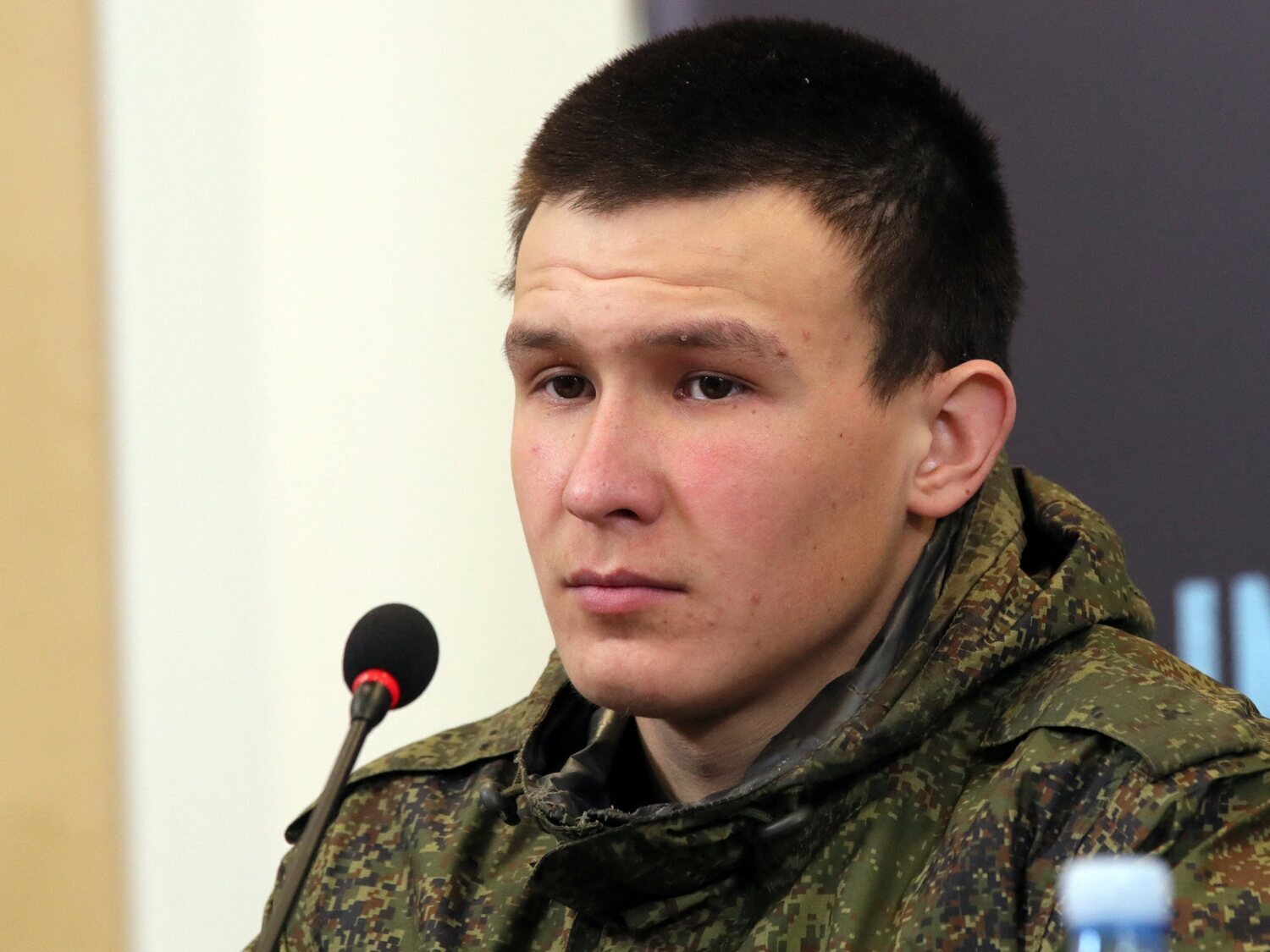Varios soldados rusos arrestados en Ucrania critican la guerra: "Putin solo dijo mentiras"