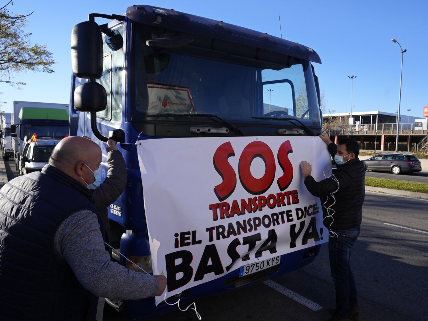 La plataforma de transportistas continuará con el paro rechazando la ayuda de 500 millones de euros del Gobierno