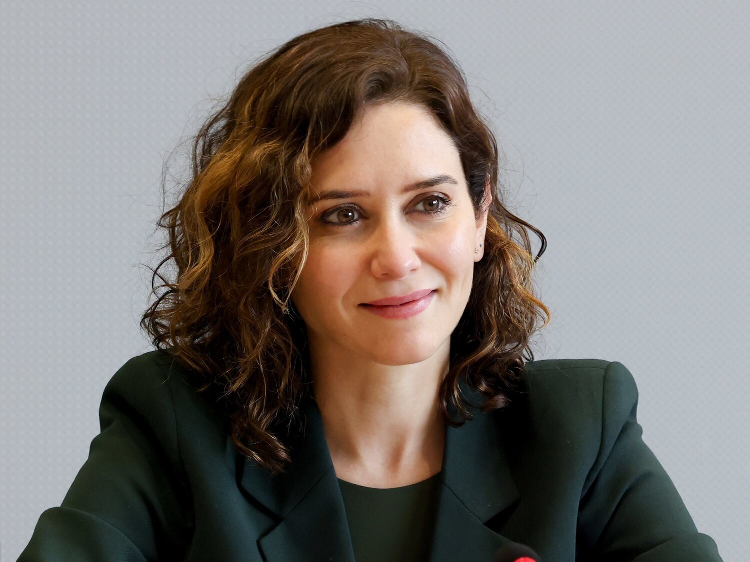 La hermana de la colaboradora de Ayuso fue contratada por el empresario de las presuntas mordidas