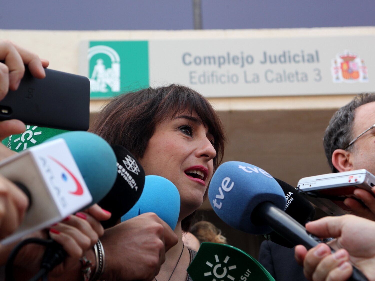 Suspenden la pena de prisión de Juana Rivas y queda en libertad