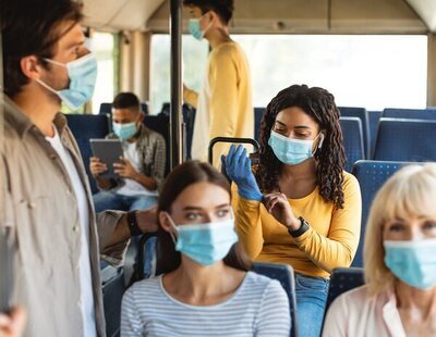 Sanidad pone fecha al posible final de la mascarilla en interiores