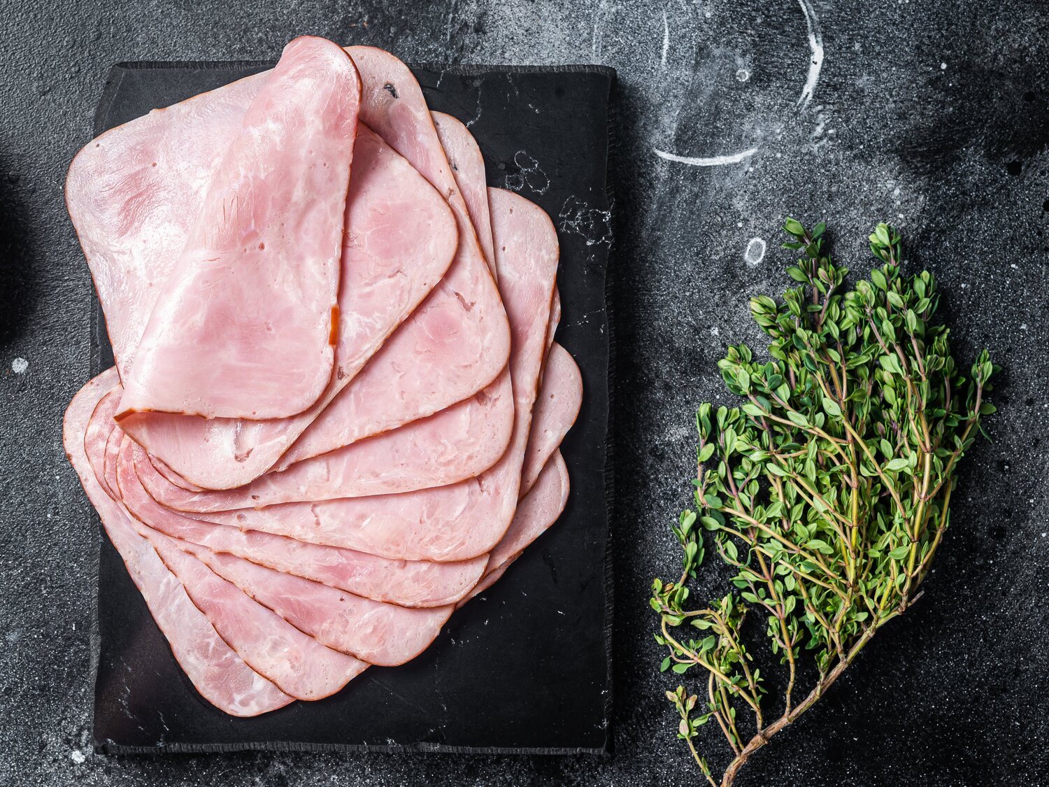 Alerta alimentaria: retiran este popular fiambre del supermercado contaminado con listeria