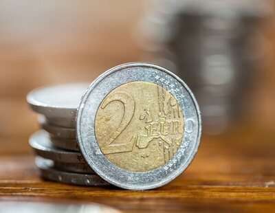 Un error de fabricación dispara el precio de estas monedas de 2 euros: si las tienes, supera los 2.000 euros