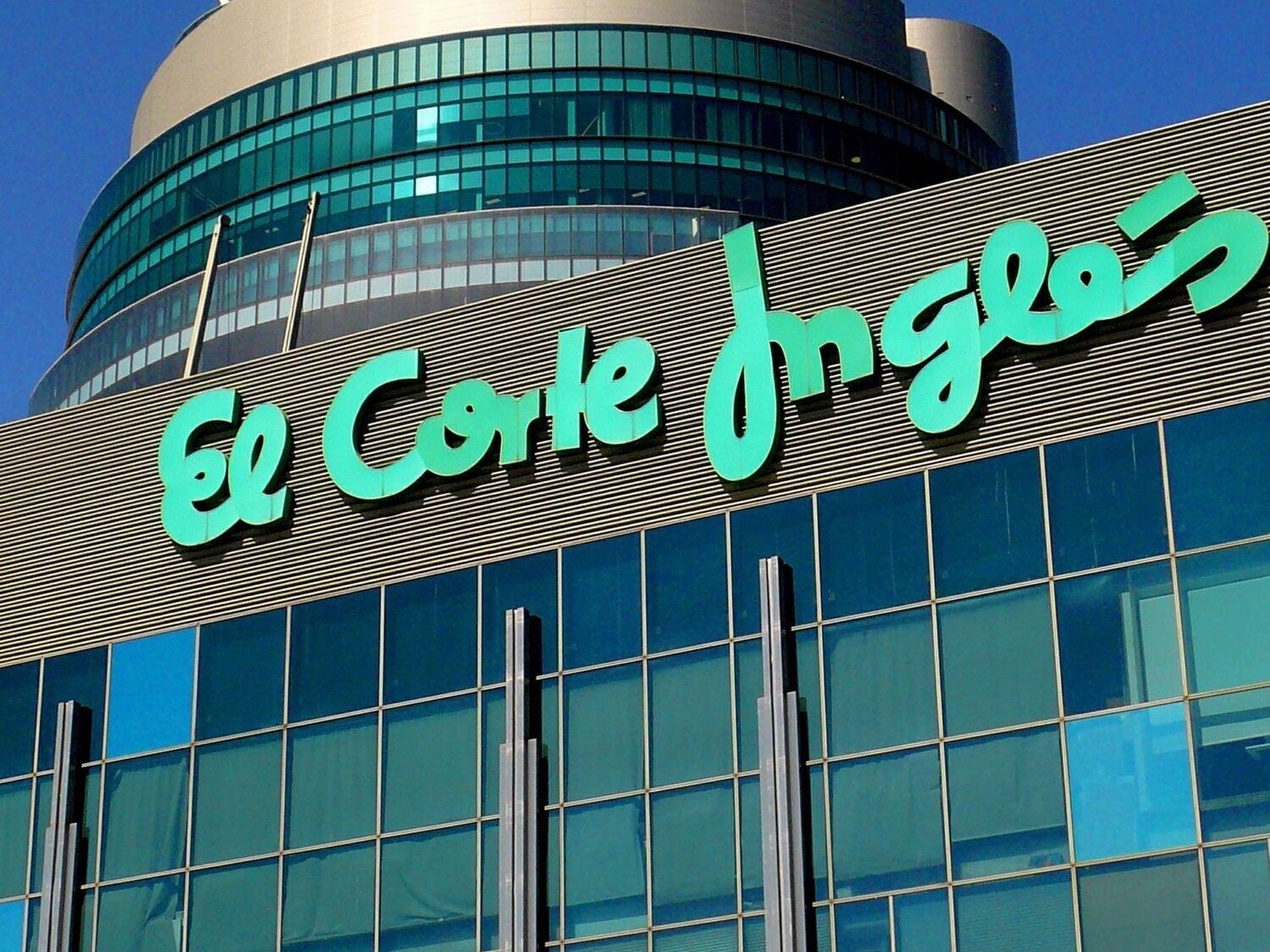 El Corte Inglés cierra definitivamente este emblemático centro comercial de seis plantas el 15 de mayo