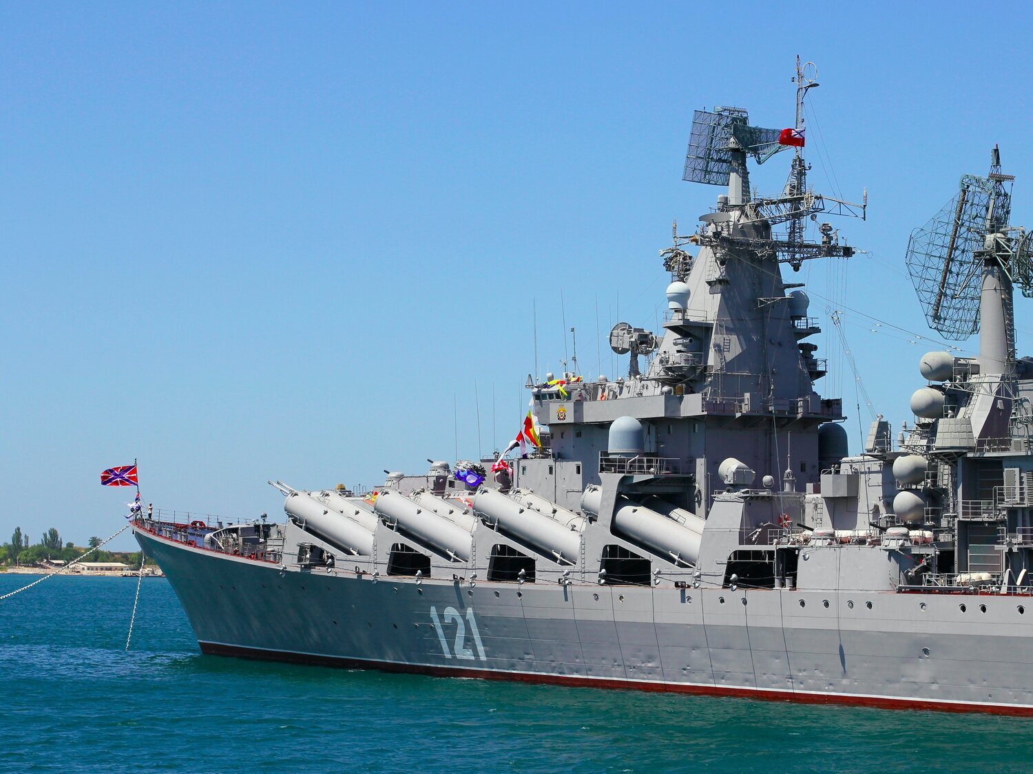 El hundimiento del buque insignia ruso Moskva: causas e implicaciones para Moscú