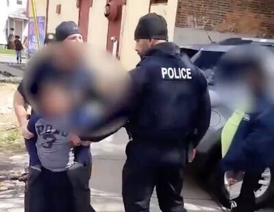 La Policía de Nueva York se lleva detenido a un niño de 8 años por robar una bolsa de patatas fritas