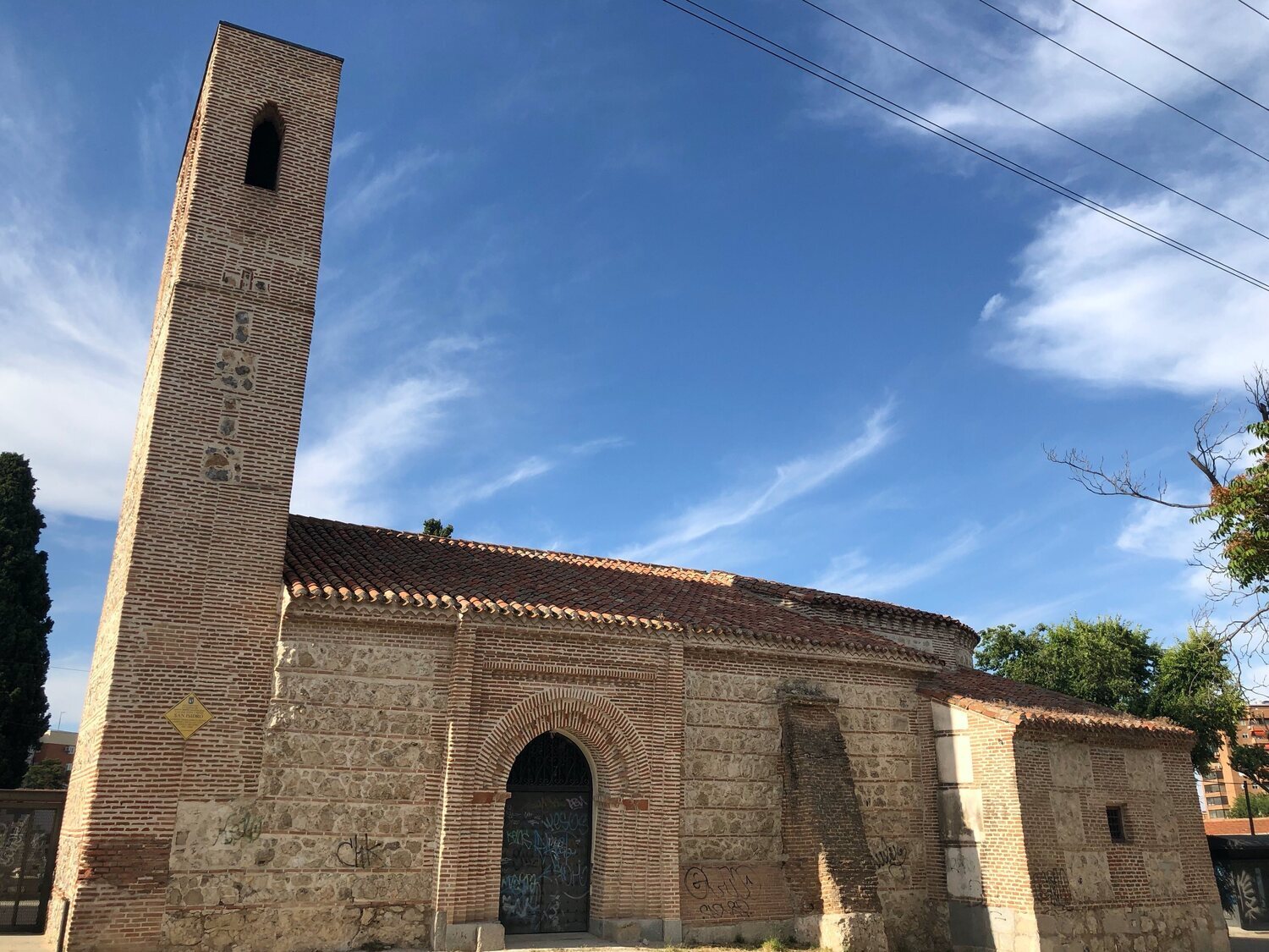 La desconocida ermita mudéjar del siglo XIII escondida en un descampado de Carabanchel