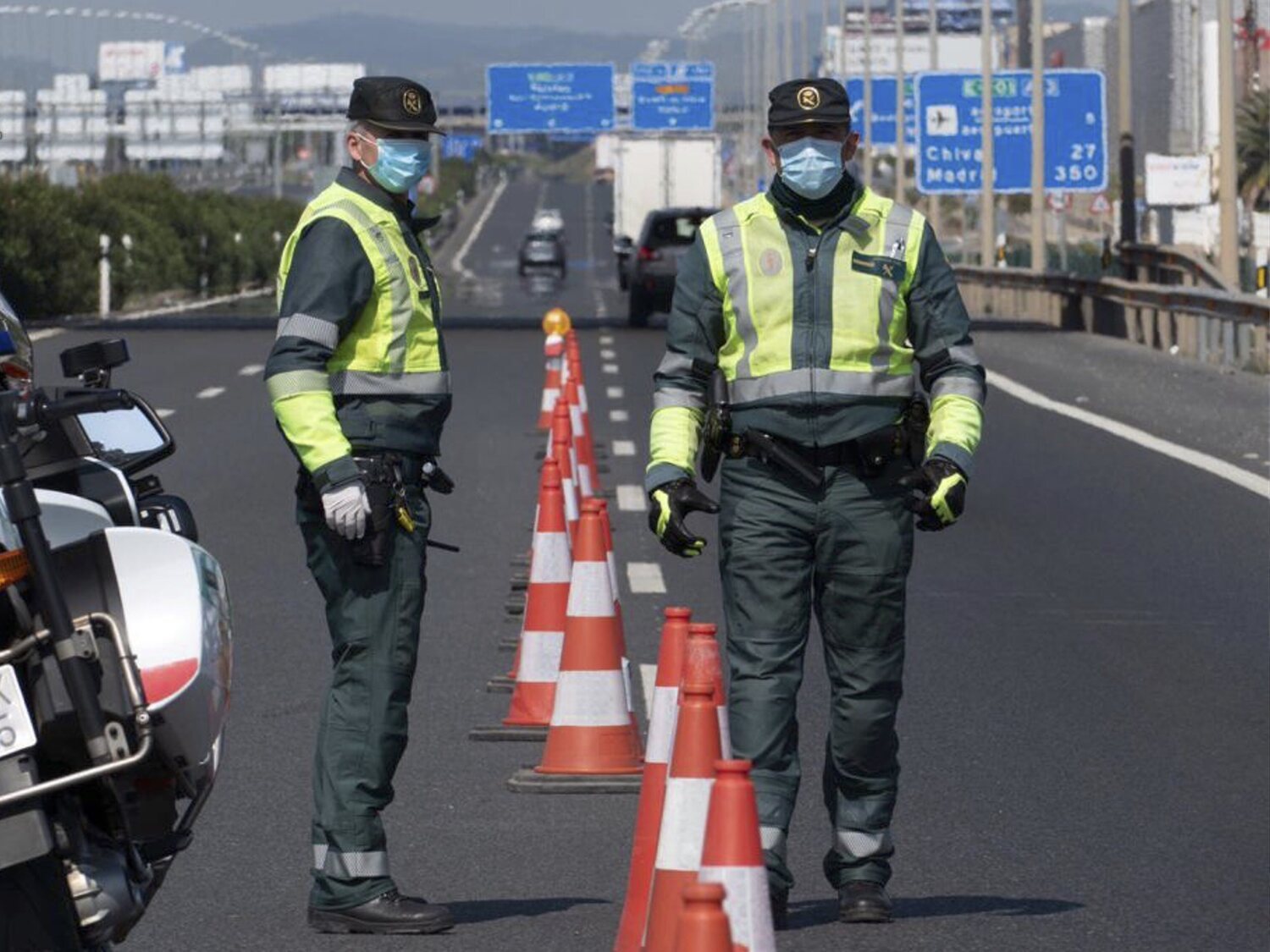 La DGT contempla multas de 500 euros y retirada del vehículo si tienes el coche aparcado en este contexto