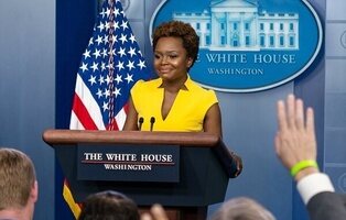 Karine Jean-Pierre: primera mujer negra y lesbiana en ser portavoz de la Casa Blanca