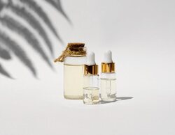 Alerta sanitaria: retiran estos populares cosméticos en España contaminados por una bacteria