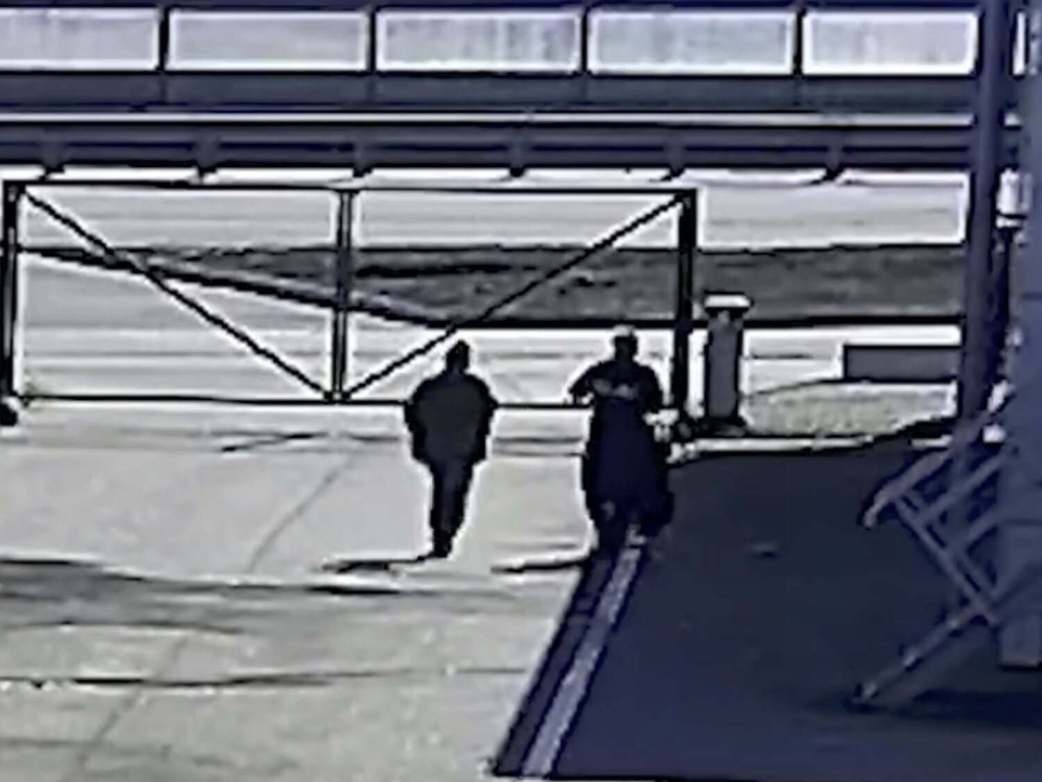 La CNN publica un vídeo que muestra a soldados rusos disparando a civiles ucranianos por la espalda