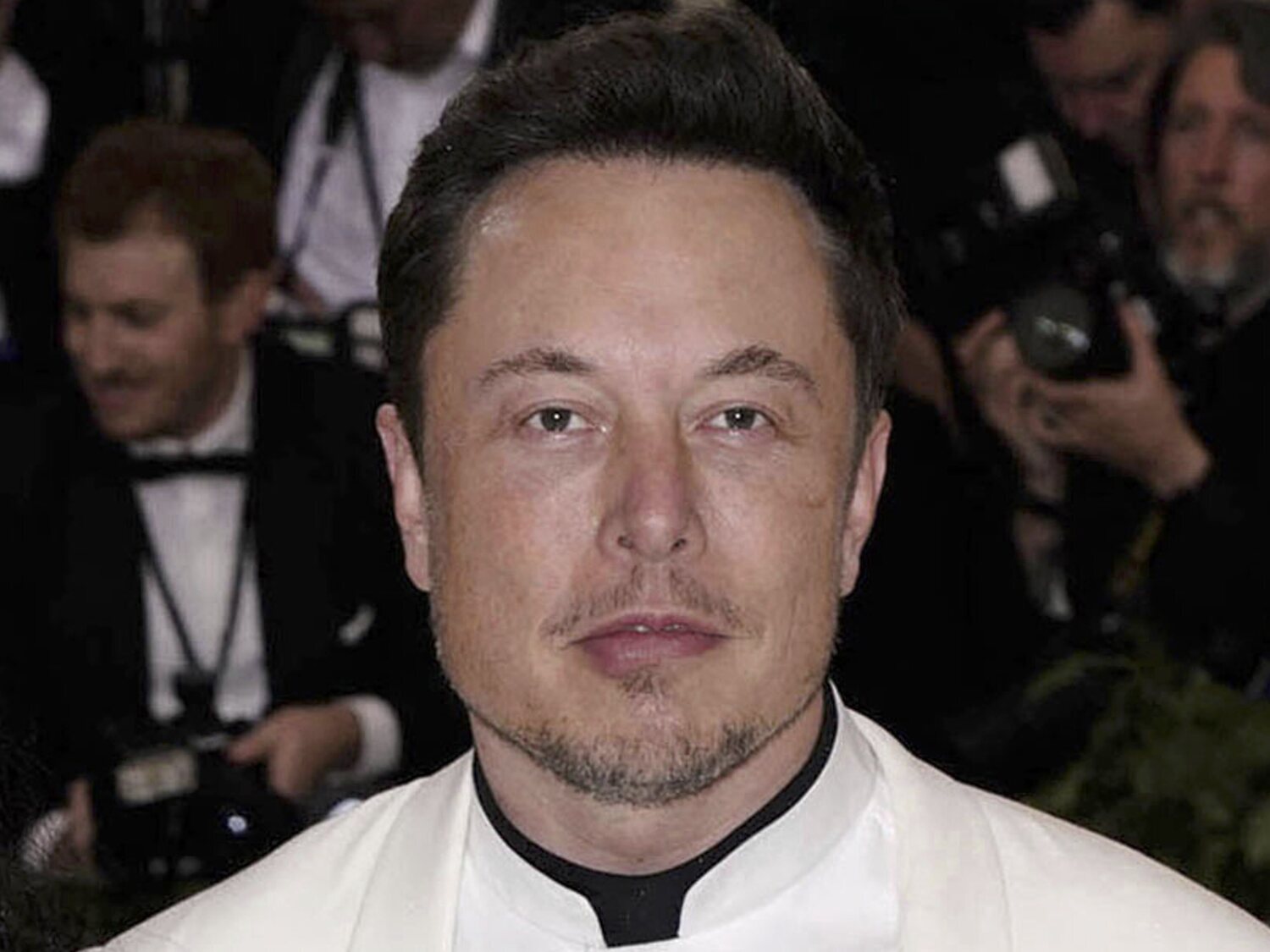 Elon Musk suspende el acuerdo de compra de Twitter por el alto número de cuentas falsas y spam