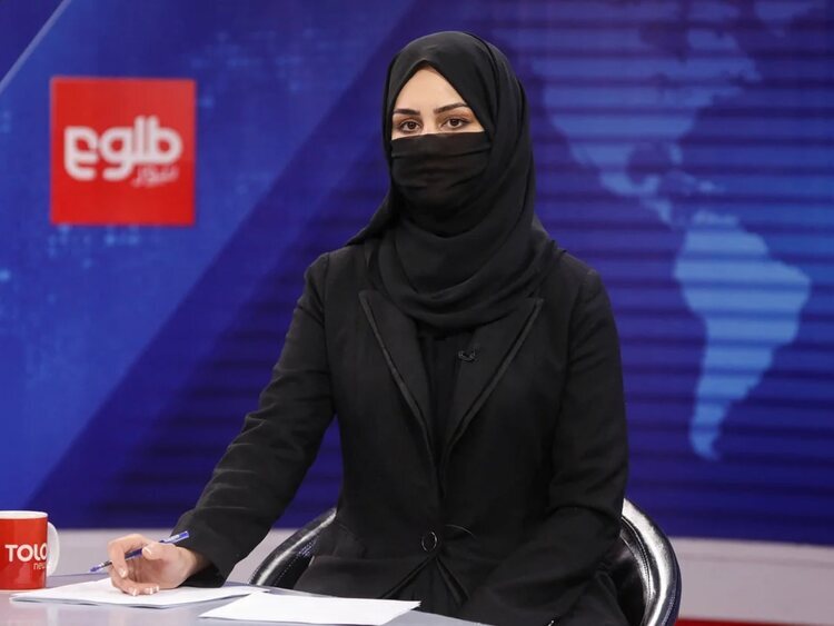 Las presentadoras en Afganistán, obligadas a cubrir su rostro tras el  ultimátum de los talibanes - Los Replicantes