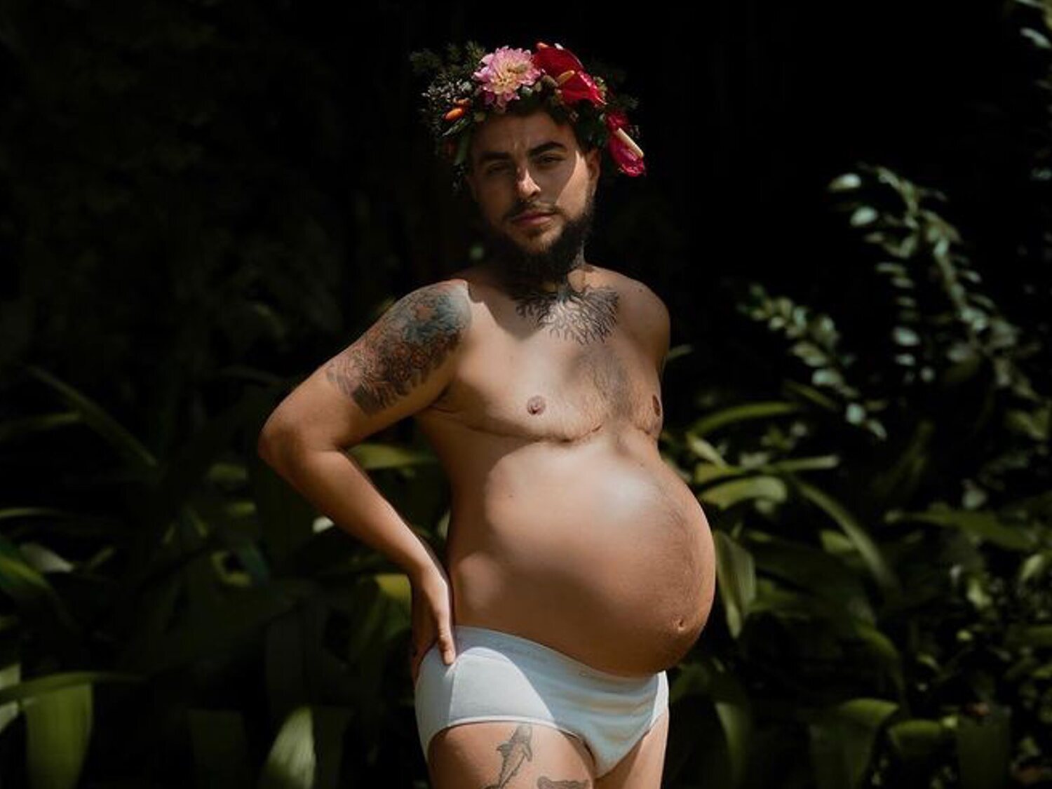 El modelo brasileño trans Roberto Bete da a luz a su hijo Noah