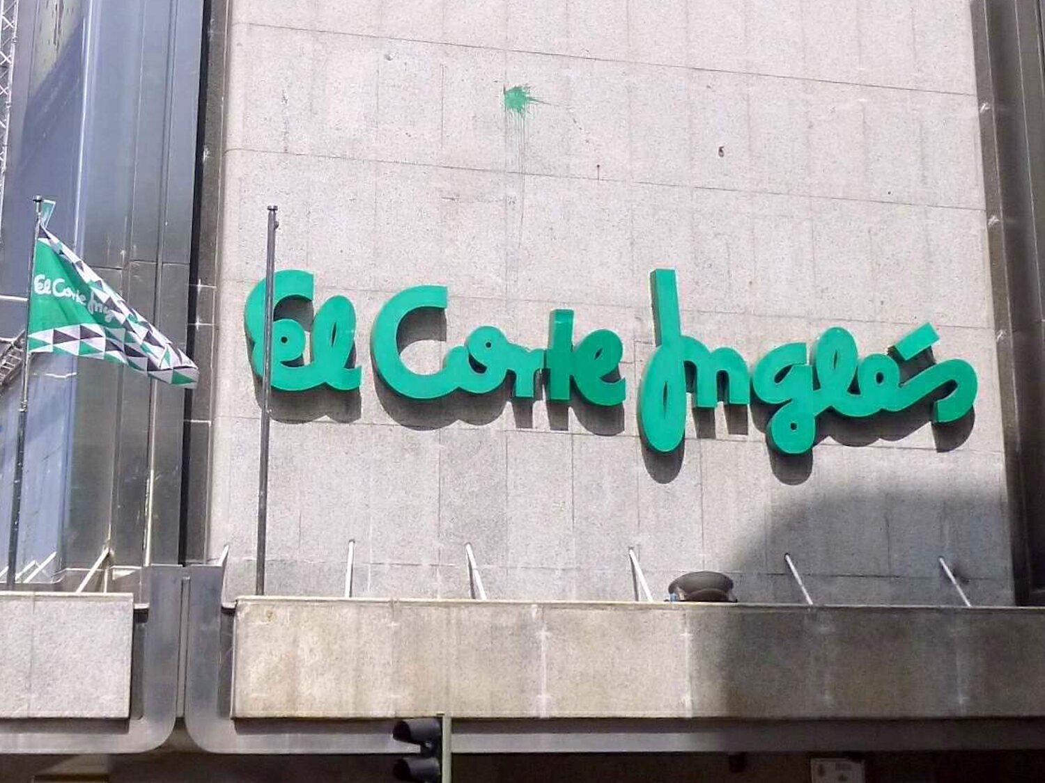 El Corte Inglés cierra este emblemático centro comercial de cuatro plantas en julio