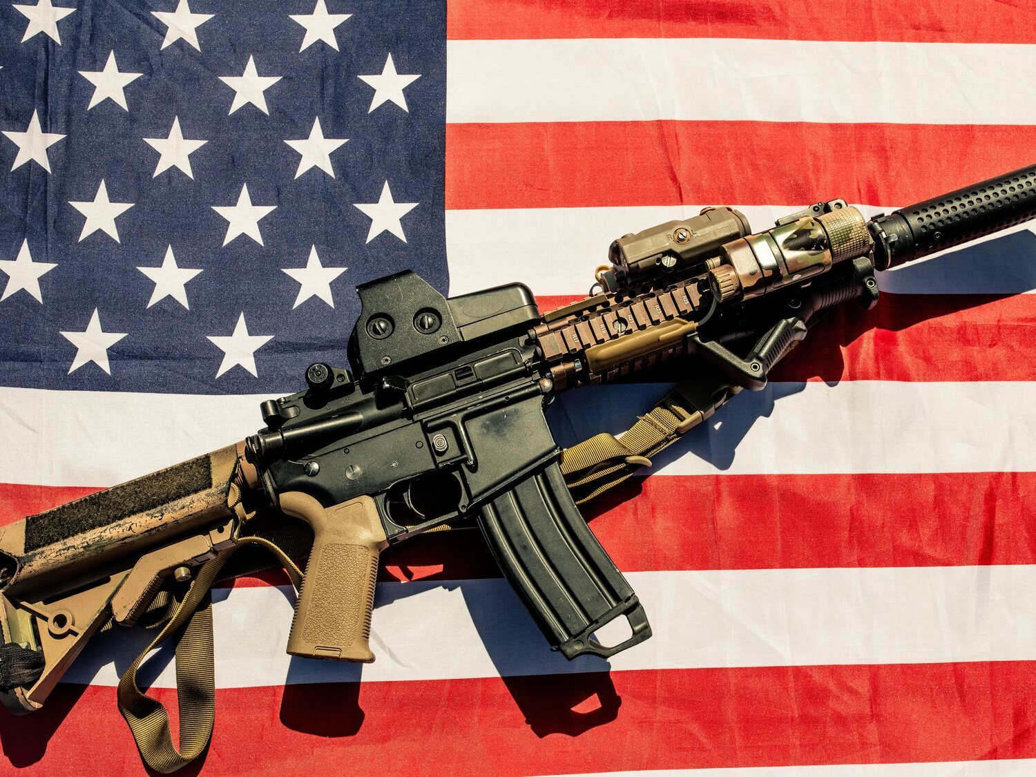 ¿Quién está detrás del gran negocio de armas en EEUU y por qué es tan poderoso?