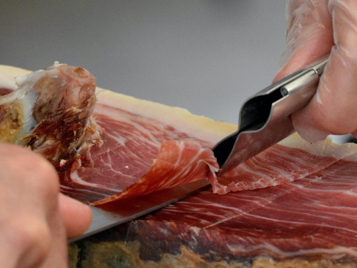 El mejor jamón ibérico y el más barato del supermercado, según la OCU: es de marca blanca