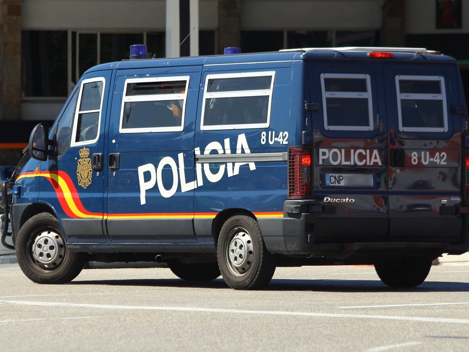 Imputan a tres policías nacionales por la muerte de un joven de 21 años en su piso de Madrid