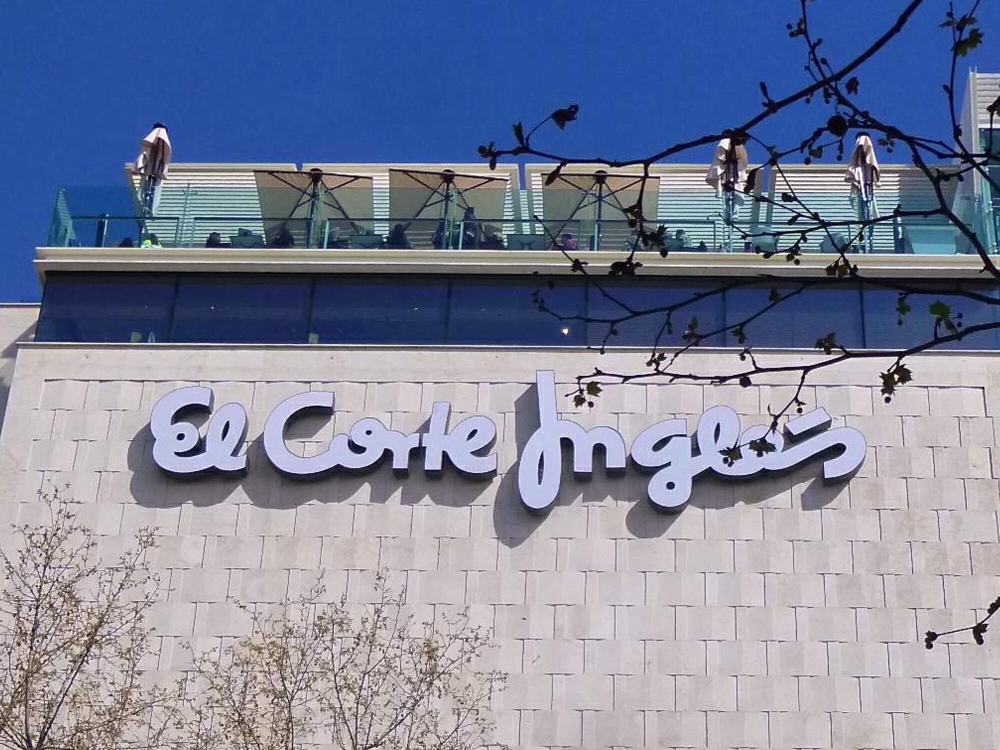 El Corte Inglés cierra dos de sus centros históricos en Madrid el 31 de  julio 