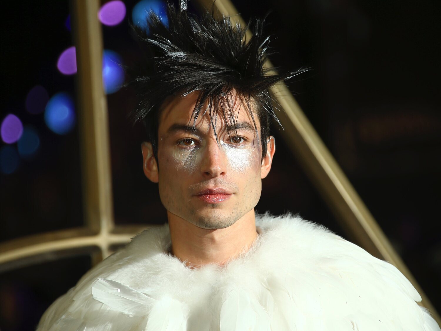 Unos padres acusan a Ezra Miller de controlar la voluntad de su hija con alcohol, marihuana y LSD