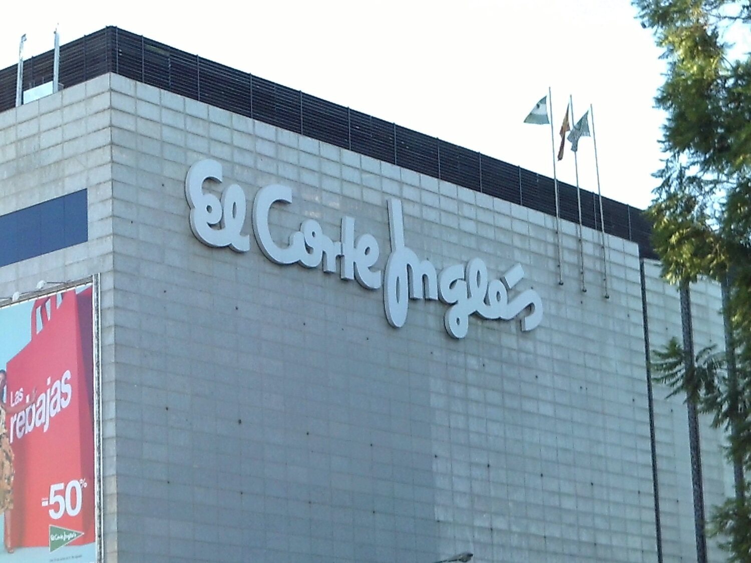 La lista completa de centros comerciales que El Corte Inglés cerrará durante este verano