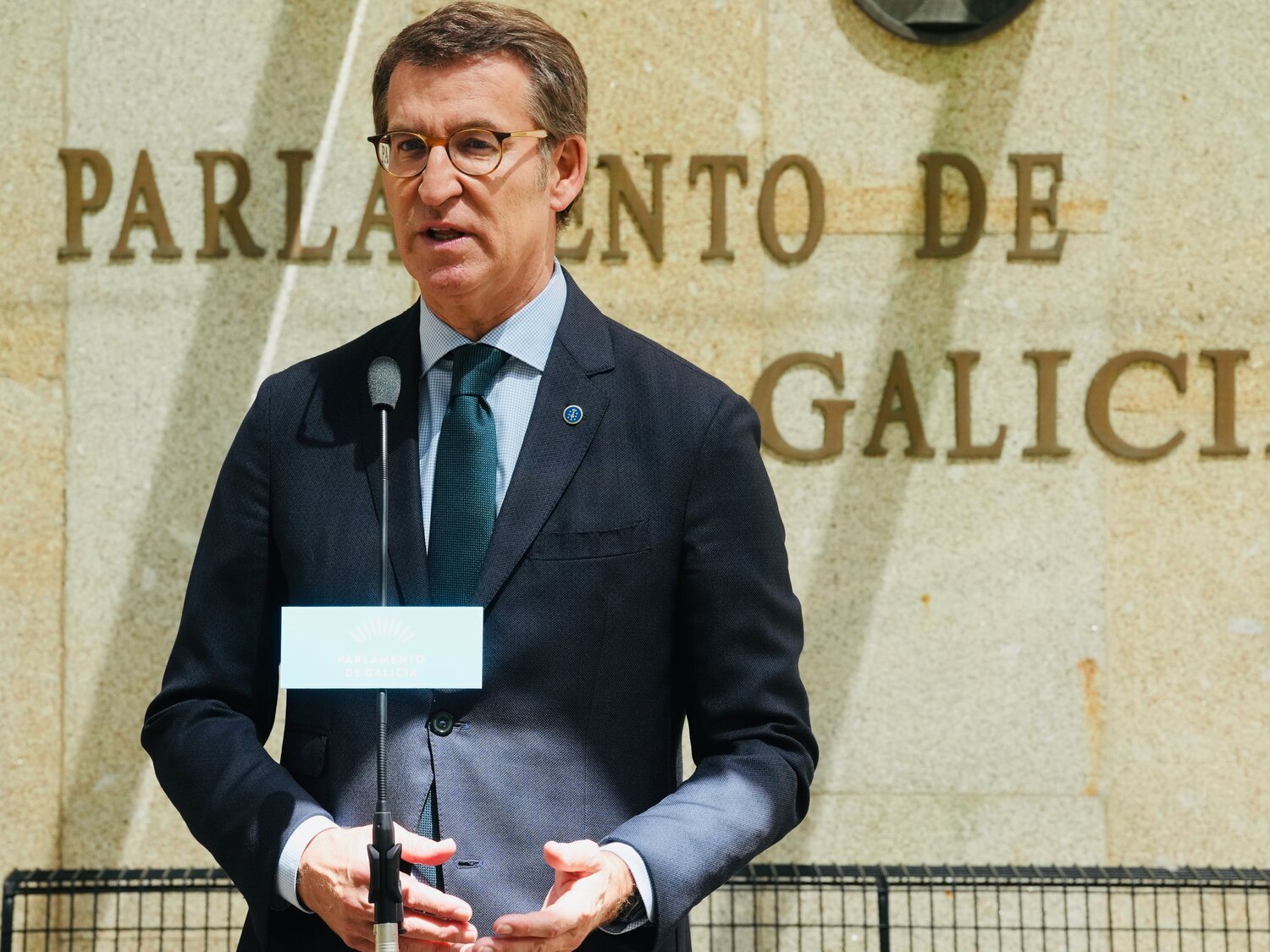 Feijóo reclama que la Xunta le pague 1.500 euros por diez días en los que no pisó la institución