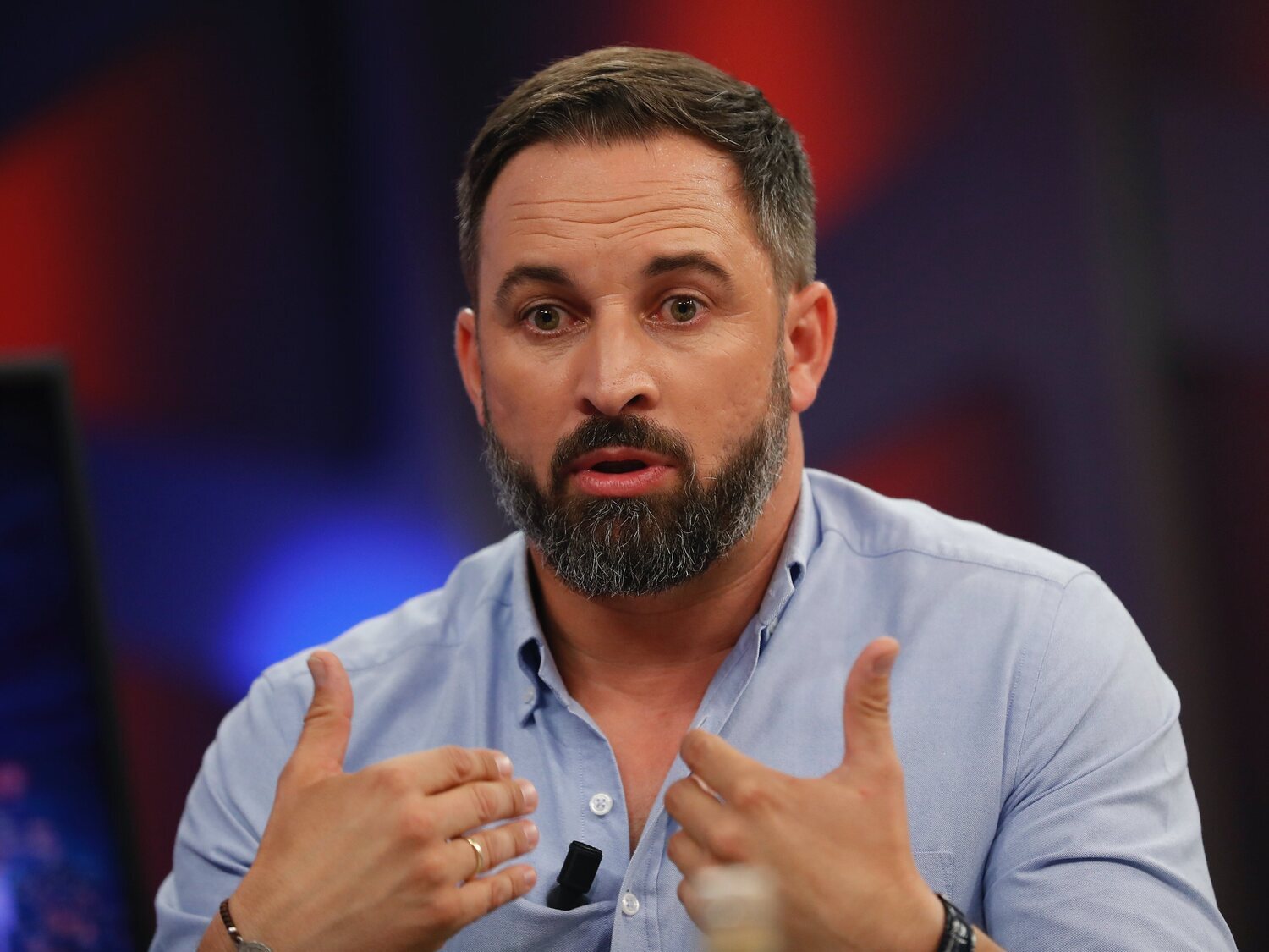 Una joven adoptada responde a las declaraciones de Abascal sobre las adopciones por parte de homosexuales