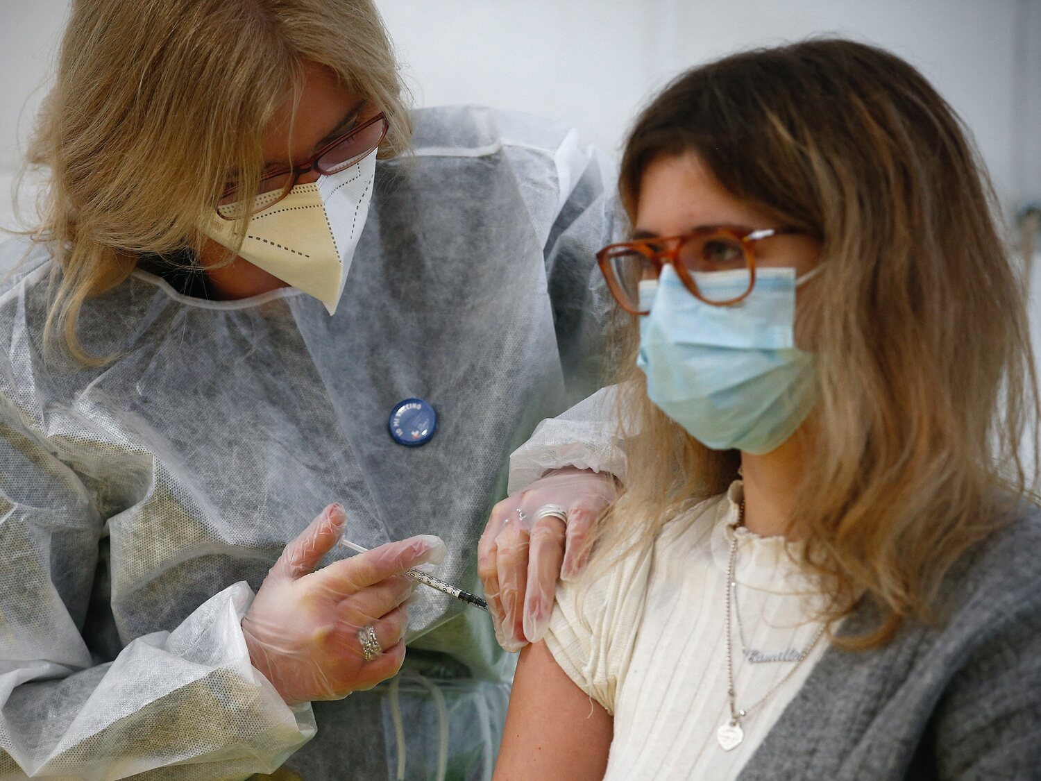 Sanidad anuncia que habrá cuarta dosis de la vacuna contra la Covid para toda la población