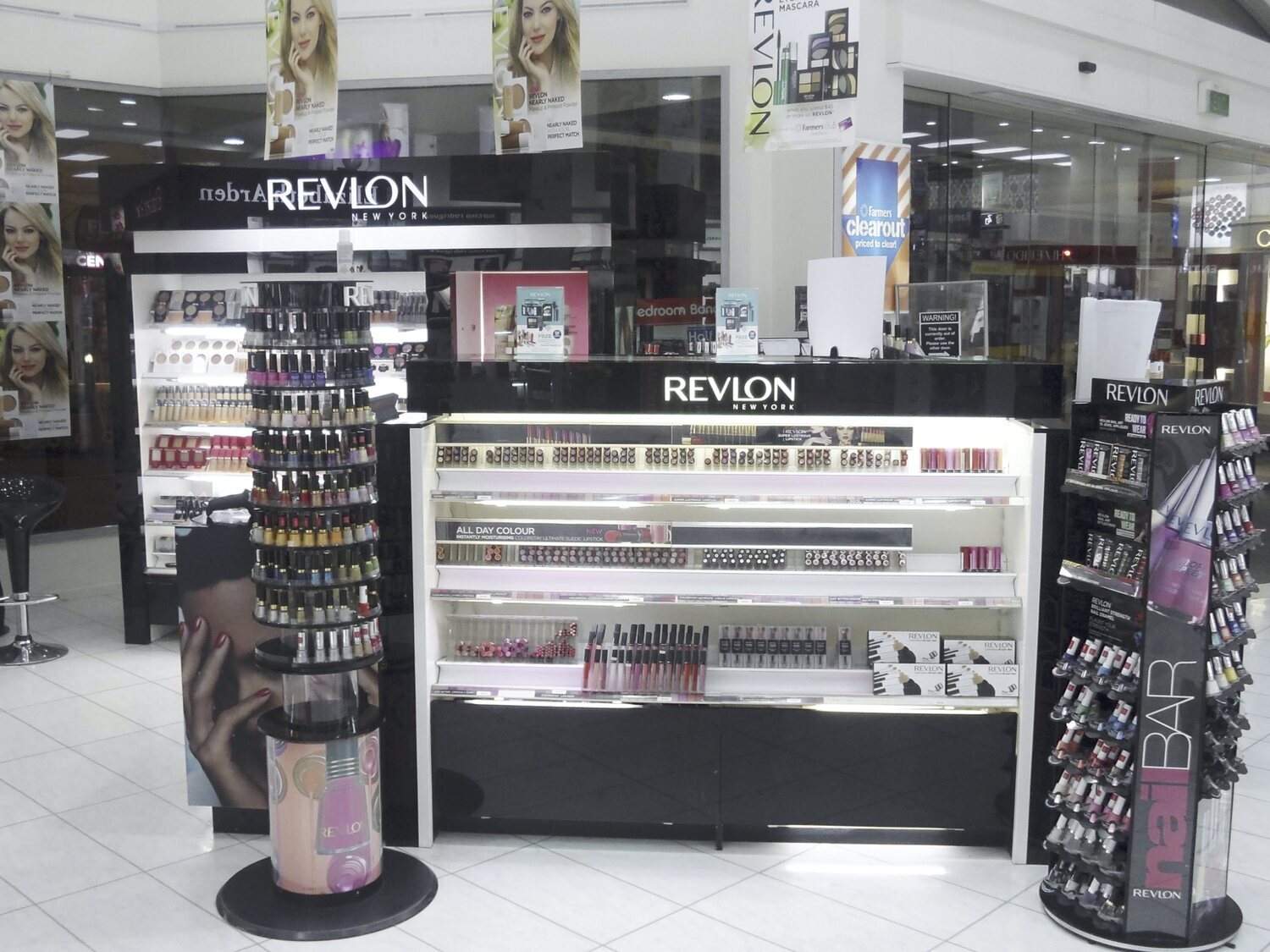 El ocaso de un imperio: el gigante Revlon se declara en quiebra y culpa a las ventas por internet