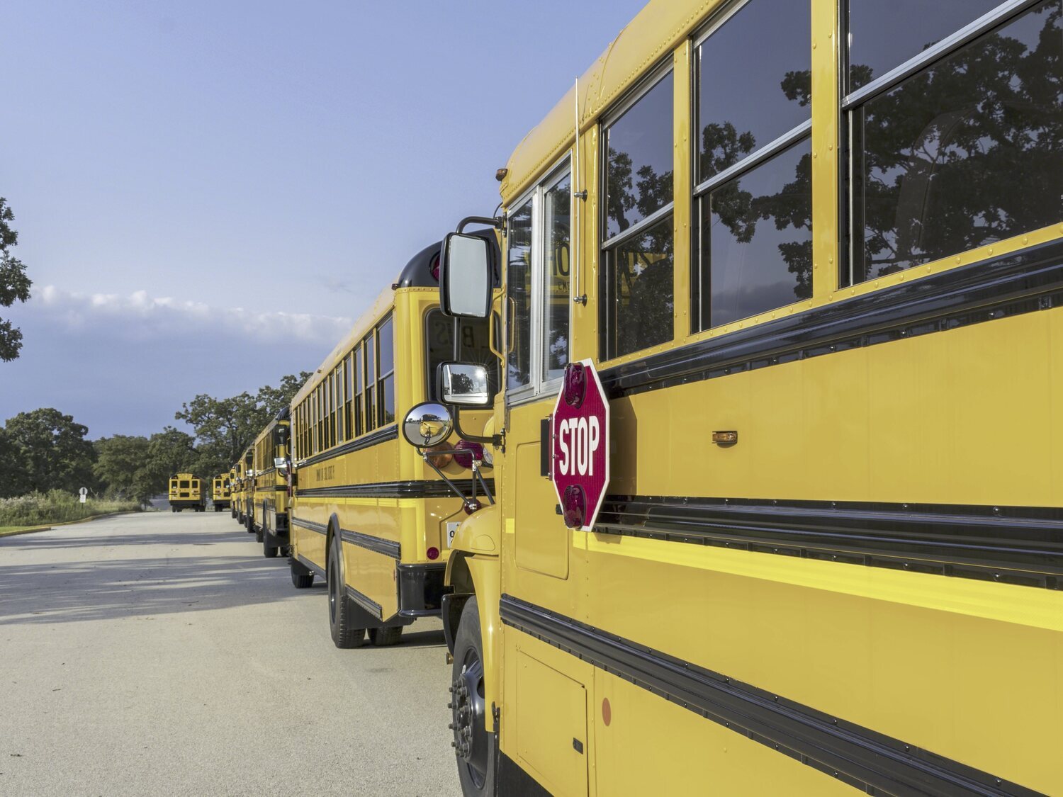 Una niña de 4 años muere tras quedarse encerrada en el autobús escolar durante 7 horas en pleno calor