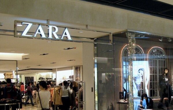 El polémico cobro que ha incluido Zara a todos sus consumidores en su tienda online