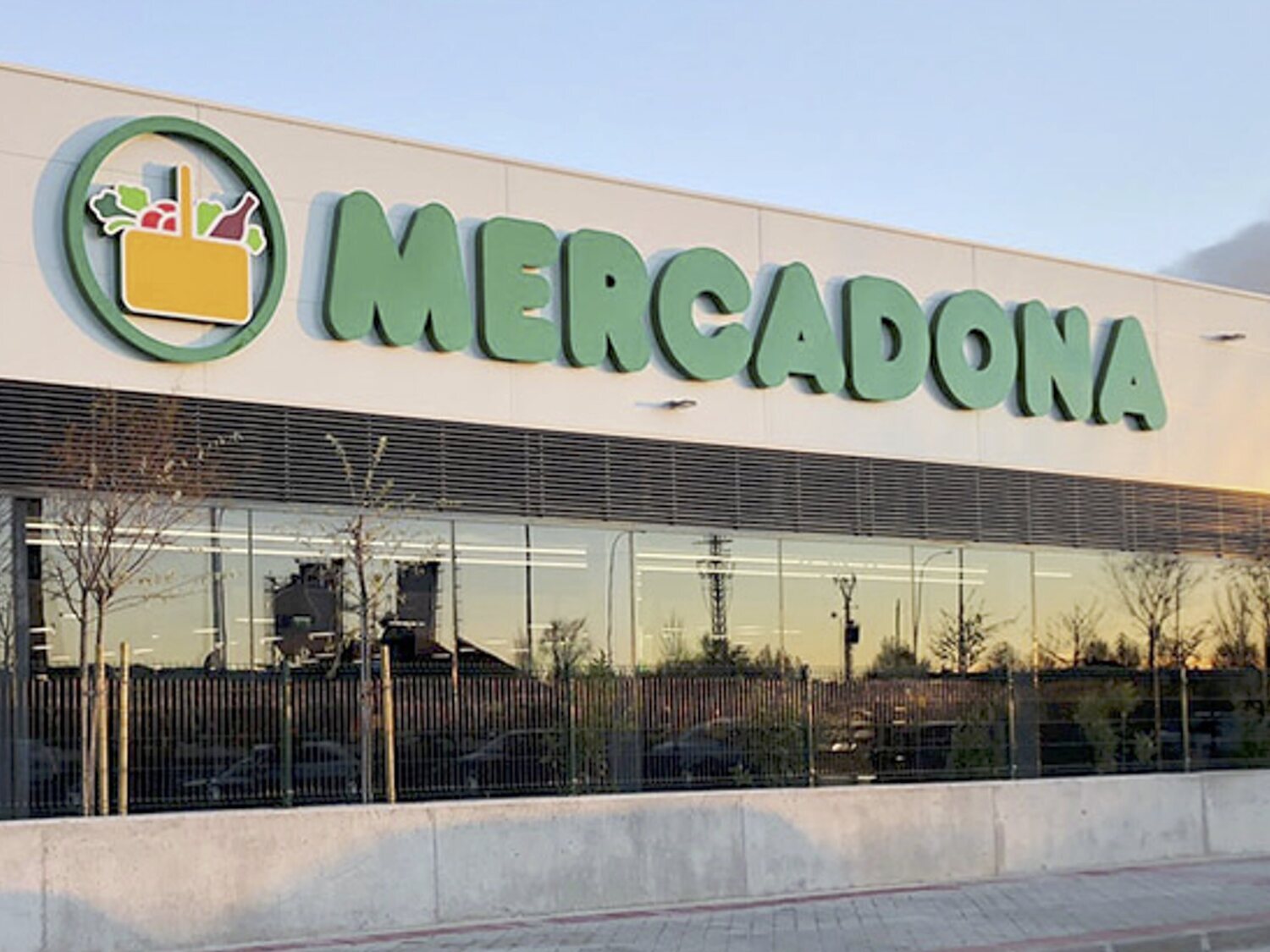 Mercadona retira de la venta estos helados, pizzas, galletas, patatas, snacks y otros productos de sus supermercados