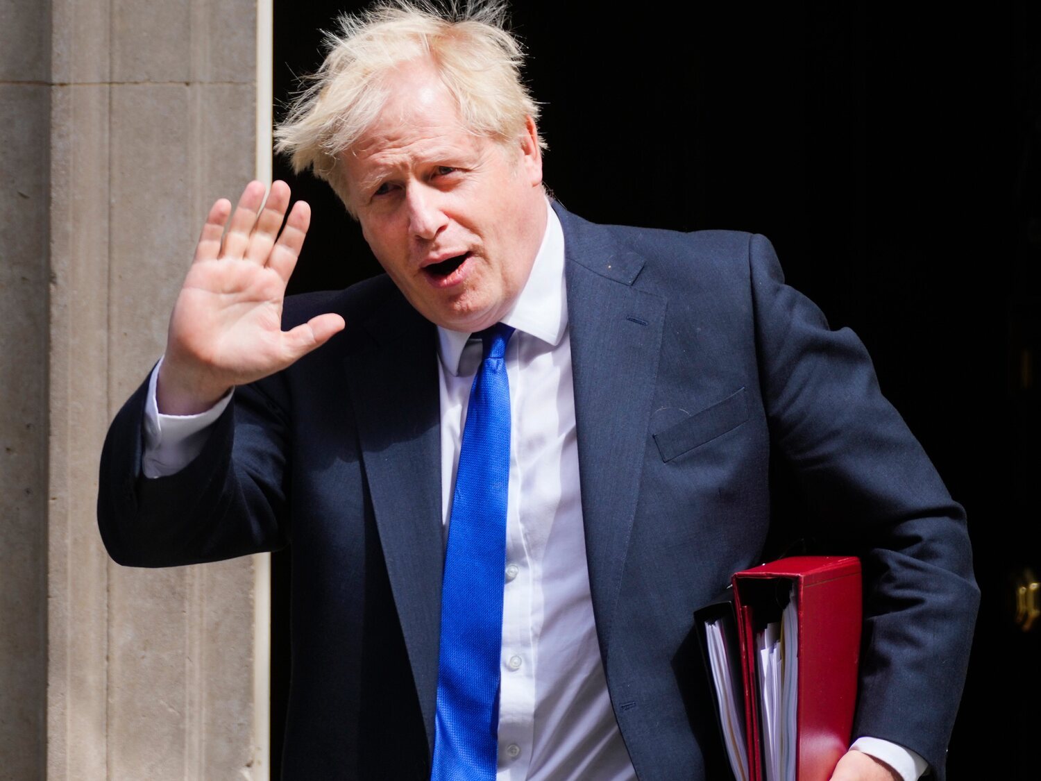 Dimite Boris Johnson, primer ministro británico