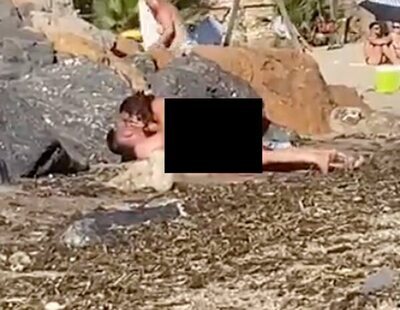Una pareja tiene sexo en una playa de Cartagena a plena luz del día y rodeados de bañistas